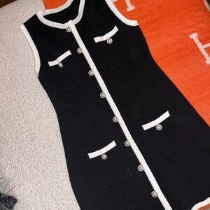 Commense Black and White Sleeveless Dress